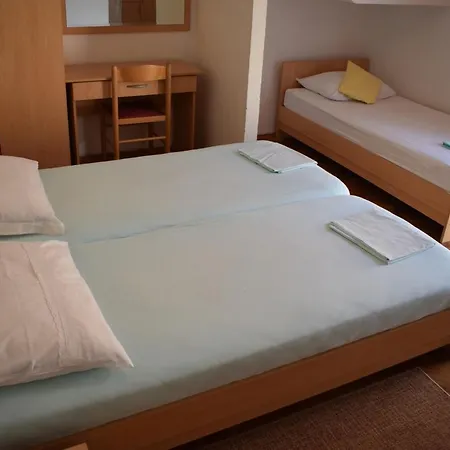 Lägenhet With Wifi Sveti Filip I Jakov, Biograd - 4299 *